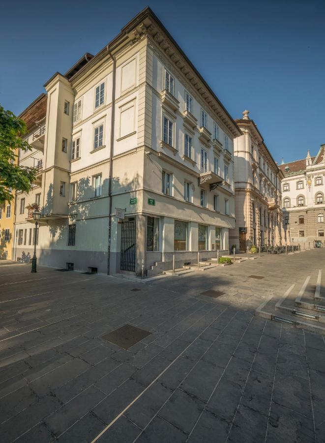 Karinatura Lublaň Exteriér fotografie